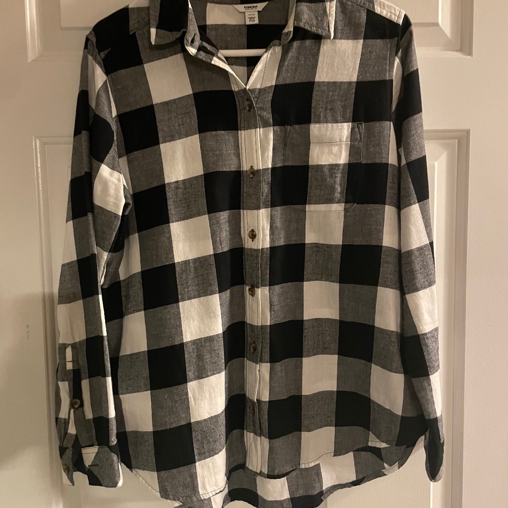 Black & White Ladies Buffalo Plaid blouse. Size Petite Medium